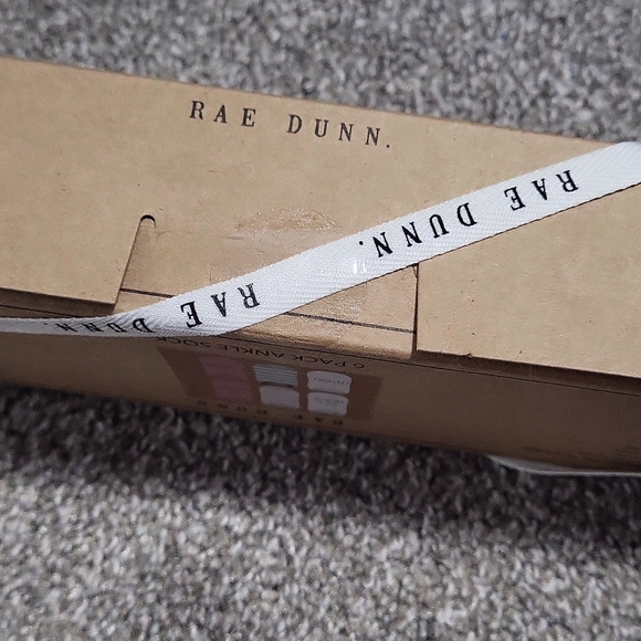 Rae Dunn ladies ankle socks - Picture 2 of 3